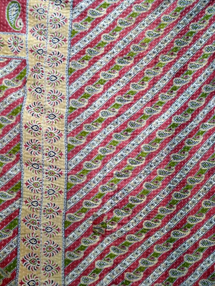 Vintage Kantha Quilts, Throw Blankets, Bedspreads & Wholesale Quilts