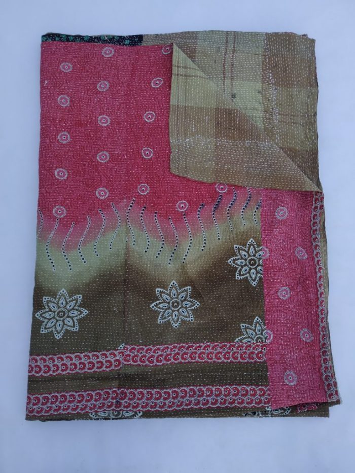 Vintage Kantha Quilts, Throw Blankets, Bedspreads & Wholesale Quilts