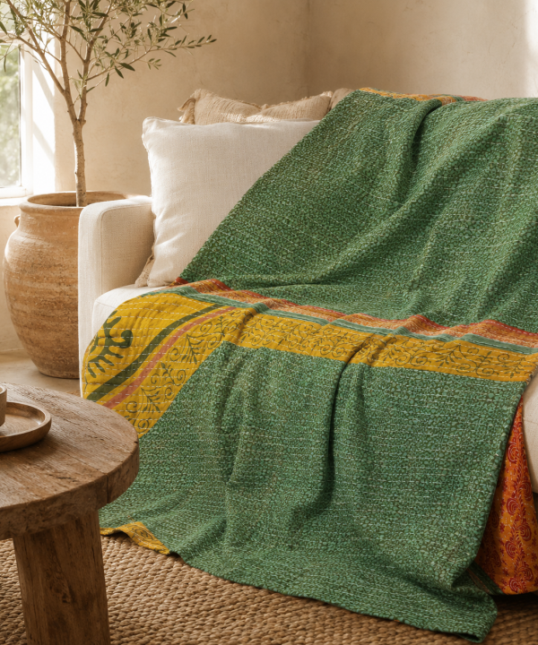 Ivory Booti Vintage Kantha Quilt – Hand-Stitched Reversible Sari Throw, Twin | EBY-TW-262