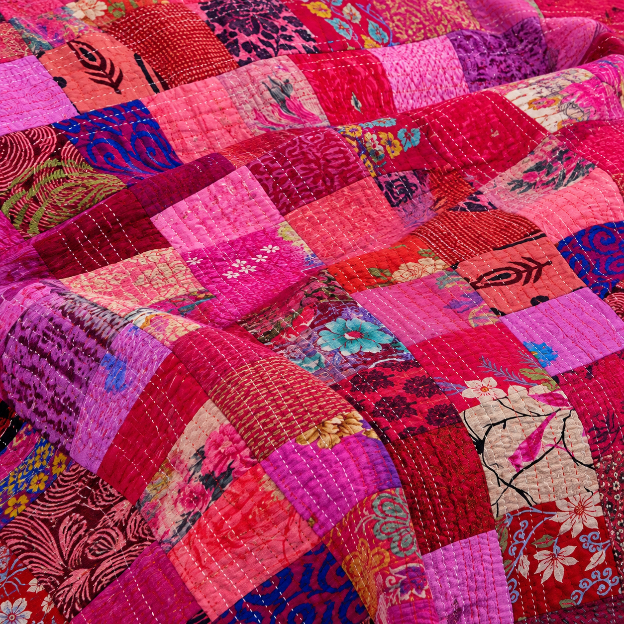 Peach Coral Floral Kantha Quilt – Hand Stitched Reversible Cotton Throw - Image 5